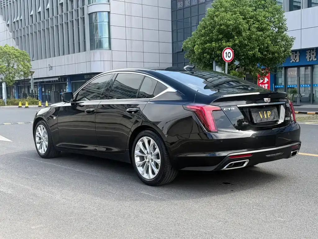 Cadillac CT5 — миниатюра 7