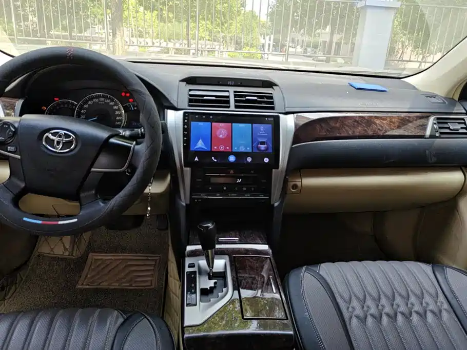 Toyota Camry — миниатюра 13