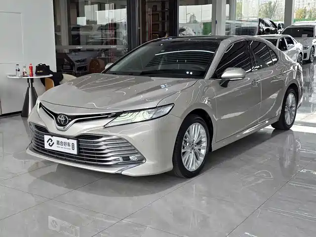 TOYOTA CAMRY