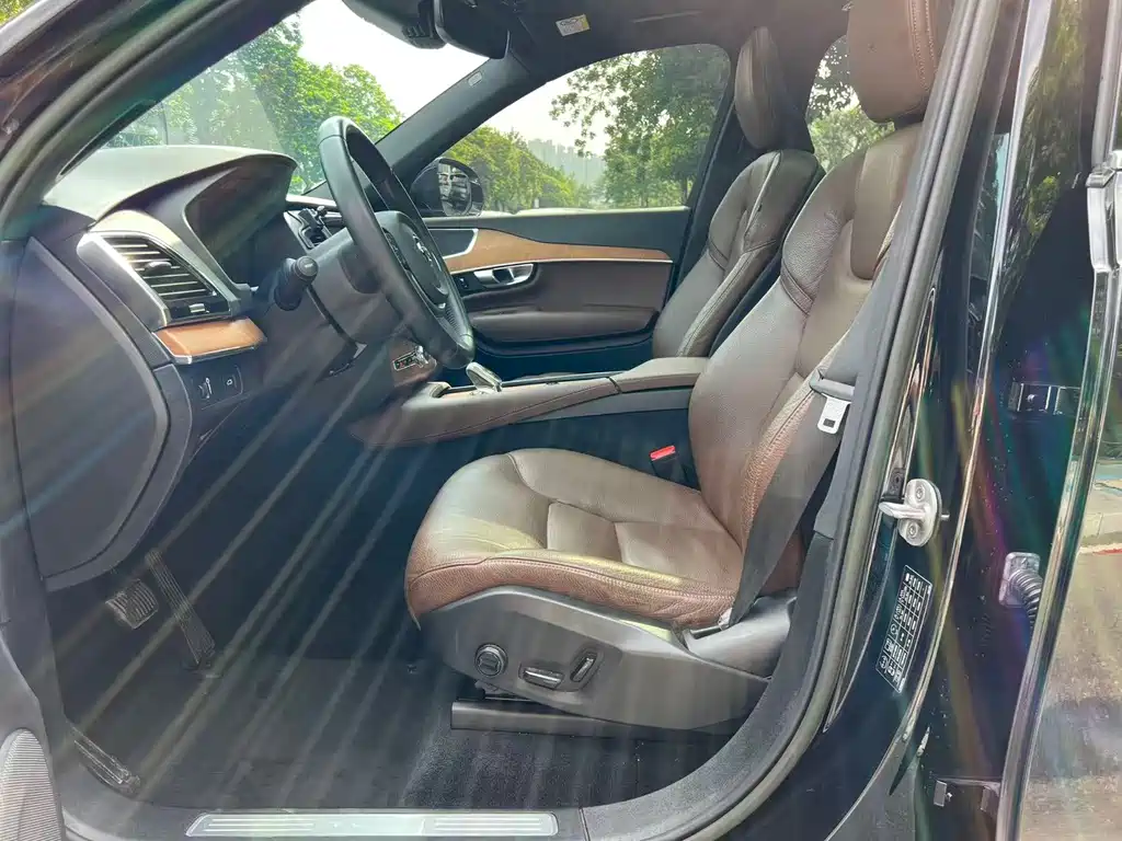Volvo XC90 — миниатюра 4