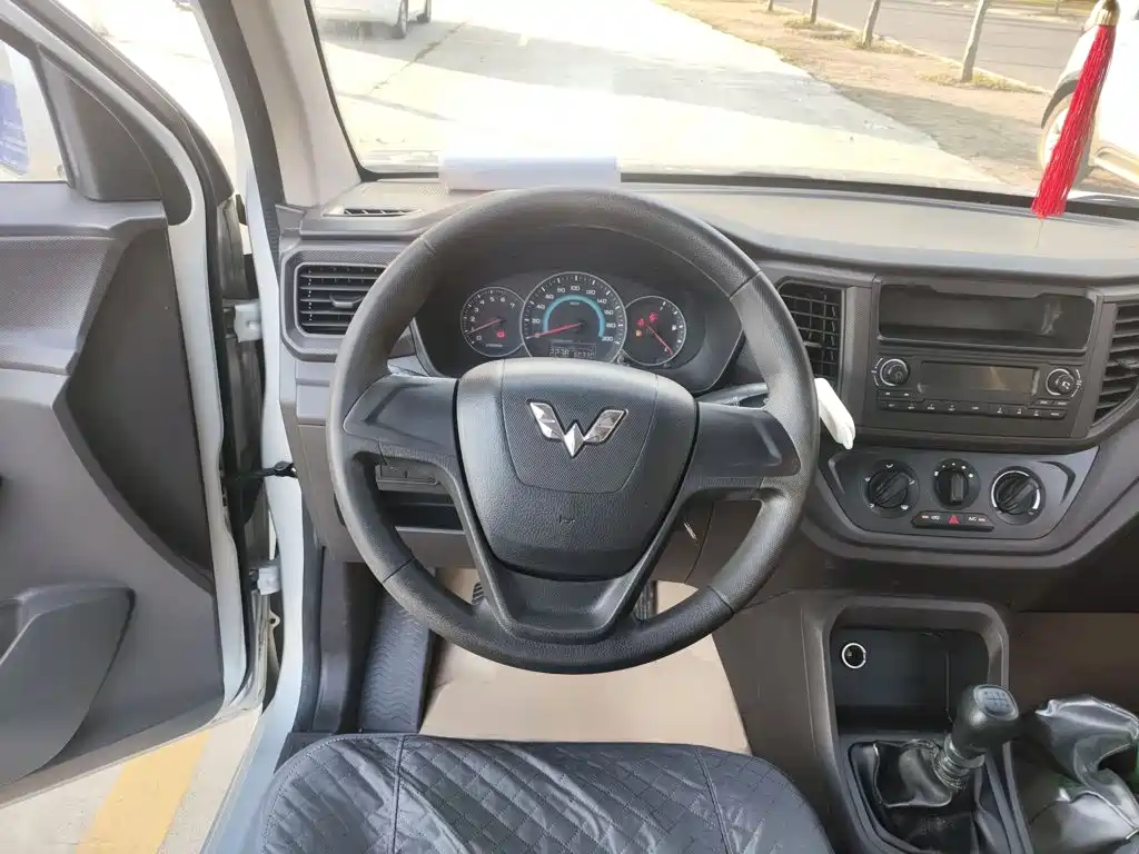 Wuling Hongguang V — миниатюра 11