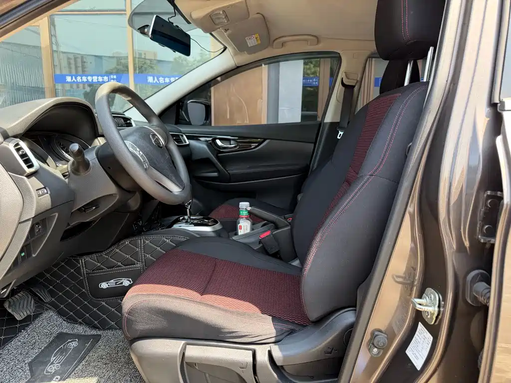 Nissan Qashqai — миниатюра 5