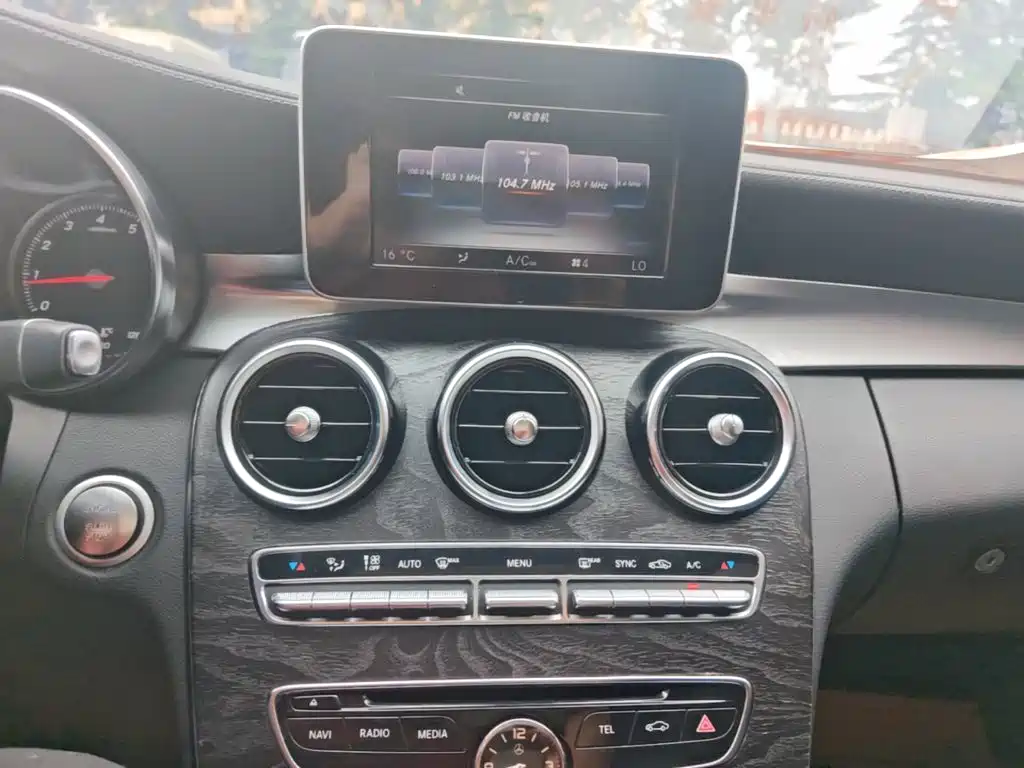 Mercedes-Benz C-Class — миниатюра 13