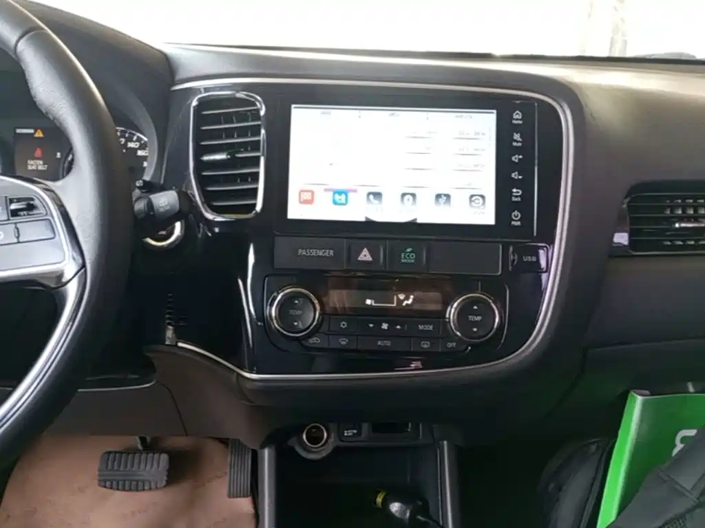 Mitsubishi Outlander — миниатюра 13