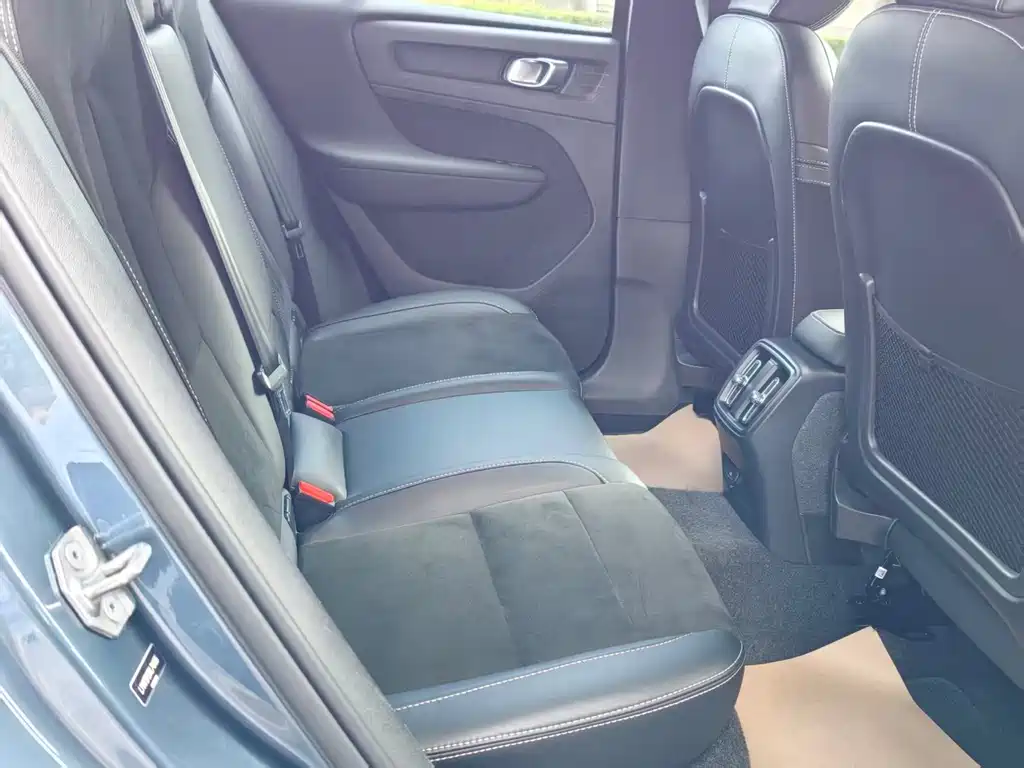 Volvo XC40 NEV — миниатюра 11