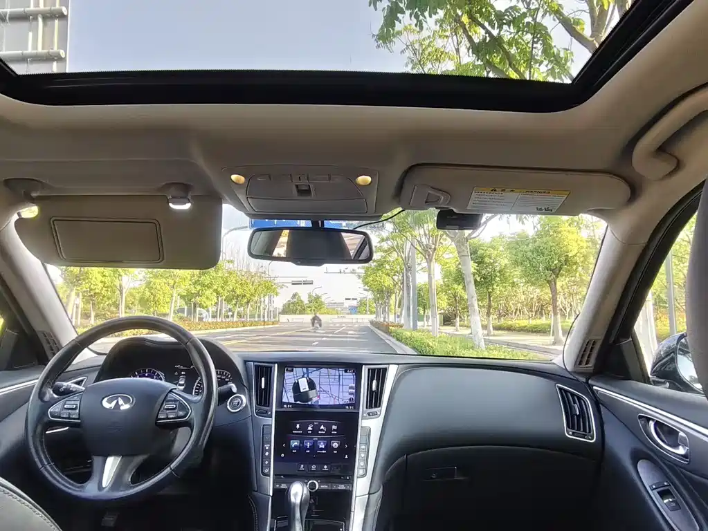 Infiniti Q50L 2018 2.0T V