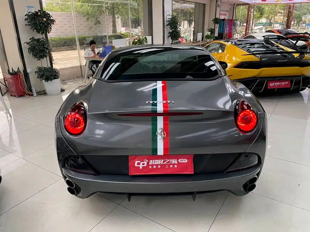 Ferrari California T 2012 4.3L