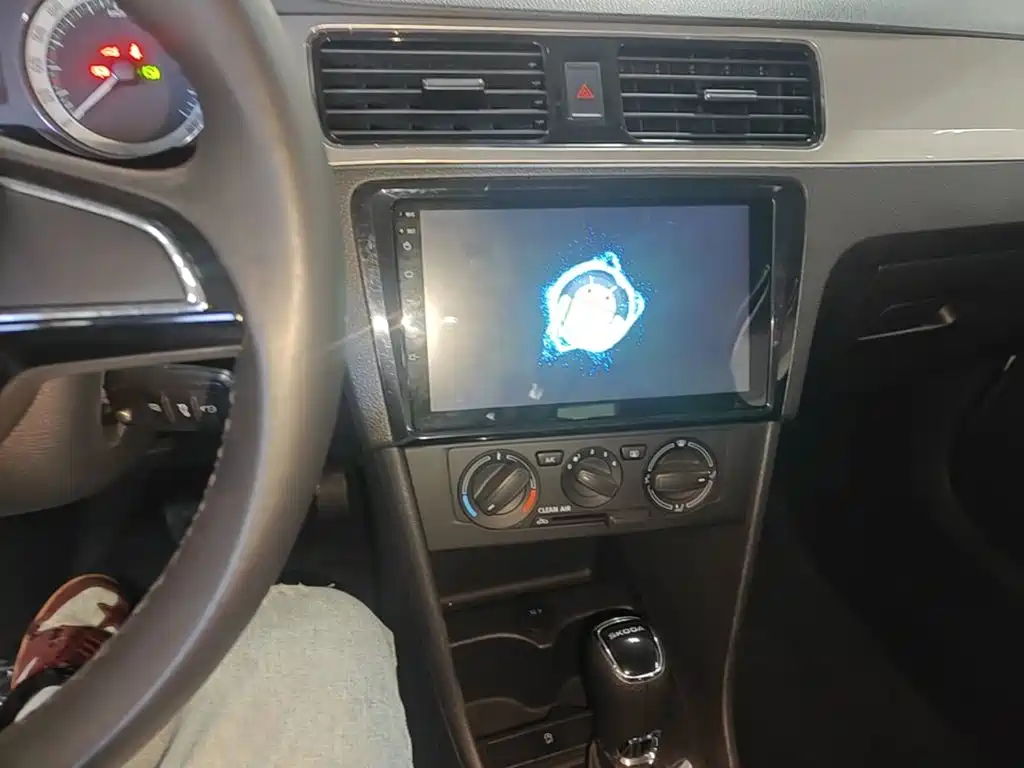 Skoda Rapid — миниатюра 13