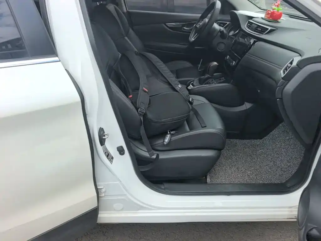 Nissan Qashqai — миниатюра 25