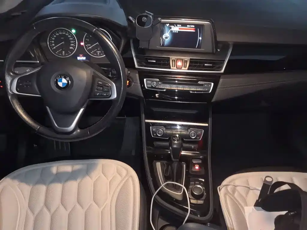 BMW 2 Series Active Tourer — миниатюра 10