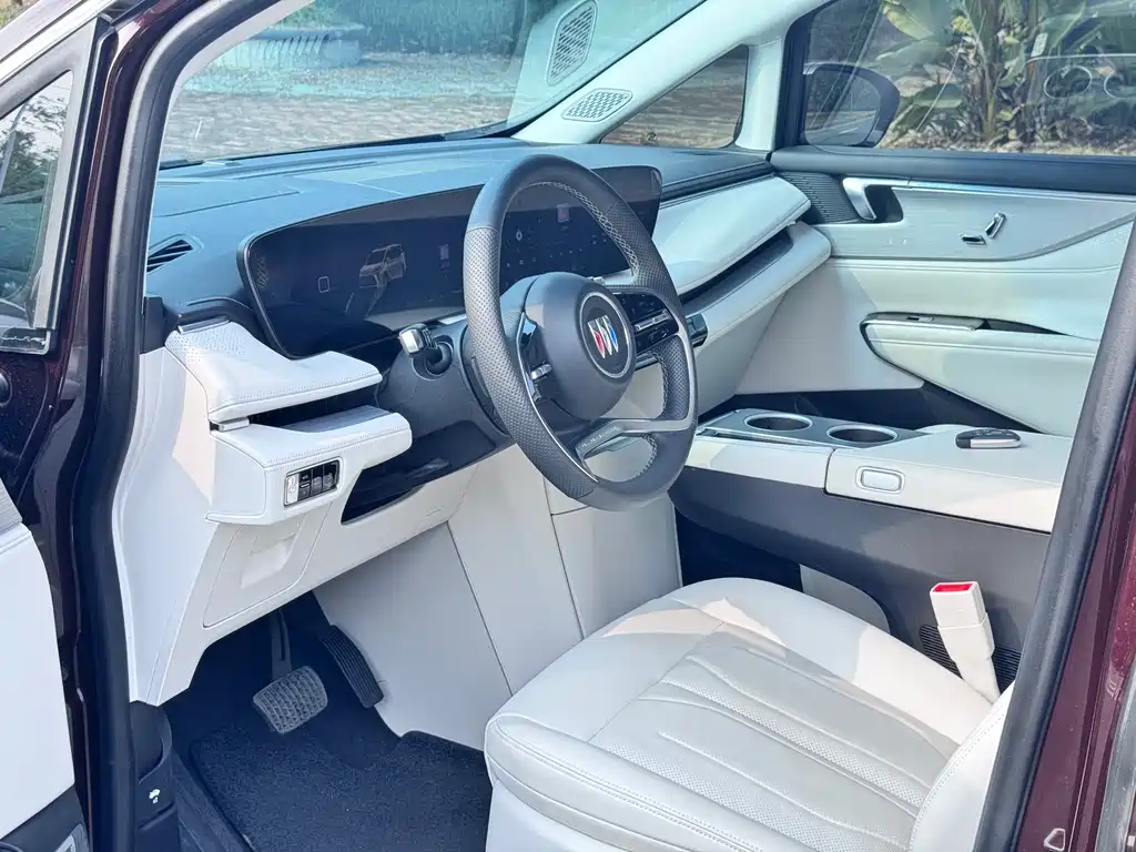Buick GL8 Hybrid — миниатюра 7