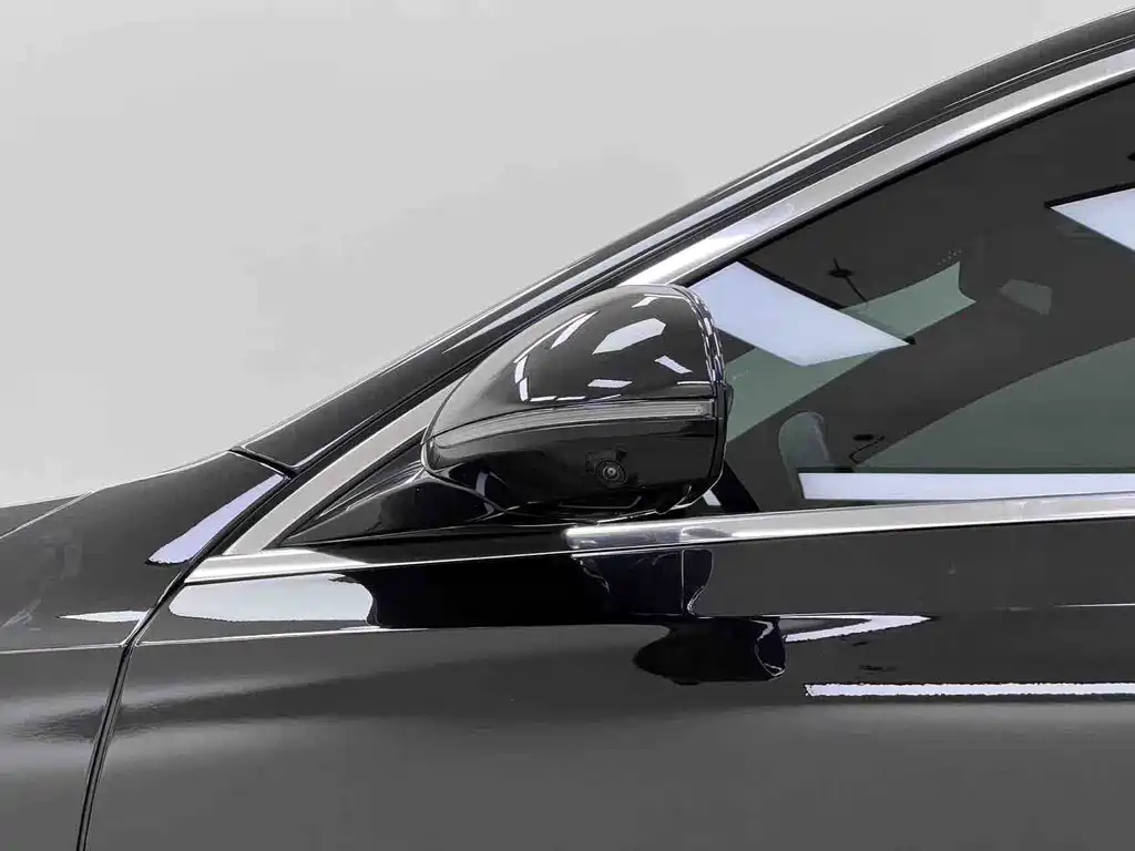 Mercedes-Benz E-Class — миниатюра 9