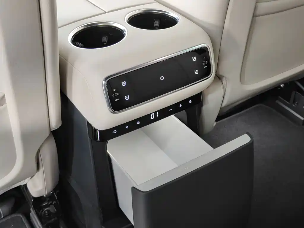 Li Auto Li L8 — миниатюра 7