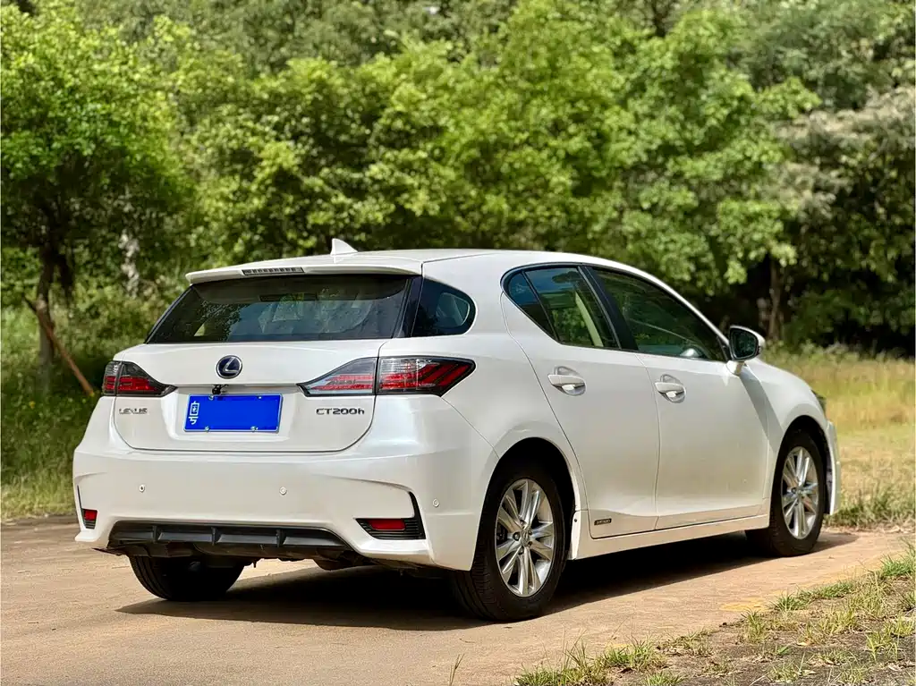 Lexus CT — миниатюра 6