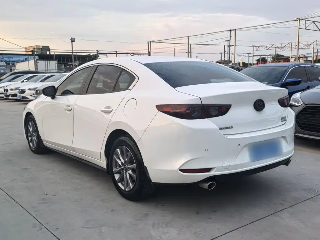 Mazda 3 Axela — миниатюра 10