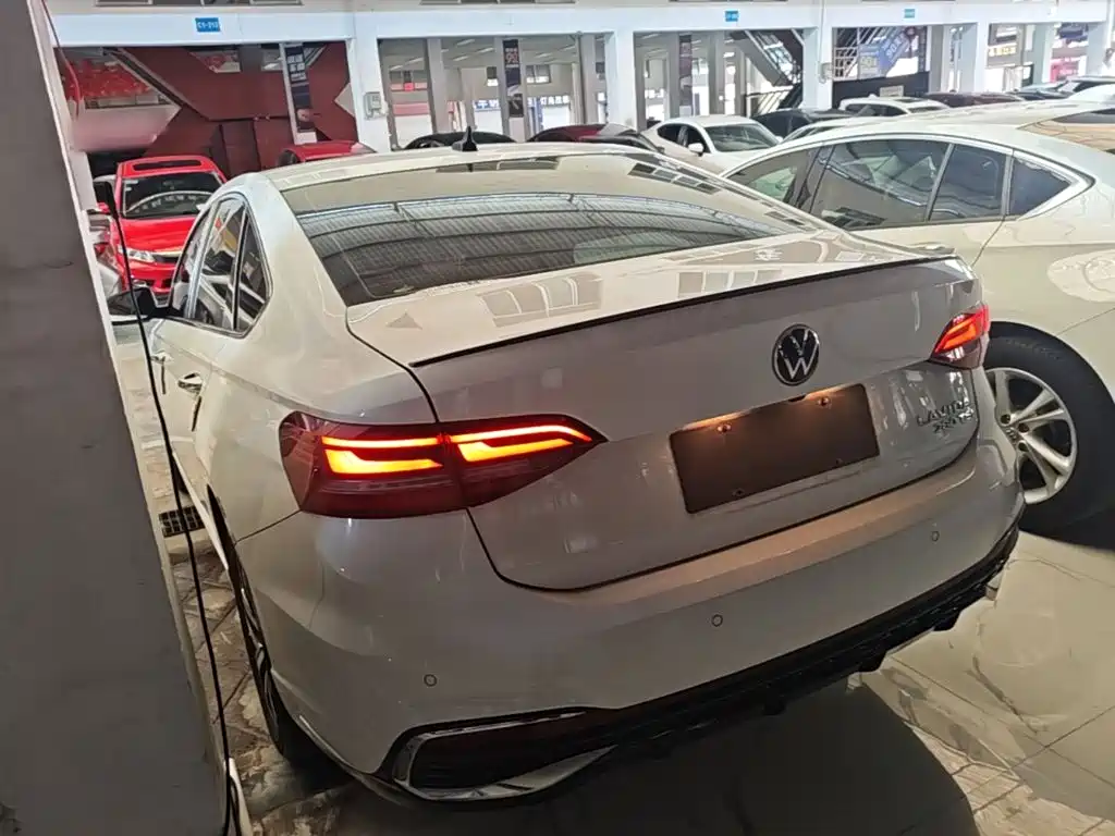 Volkswagen Lavida — миниатюра 5