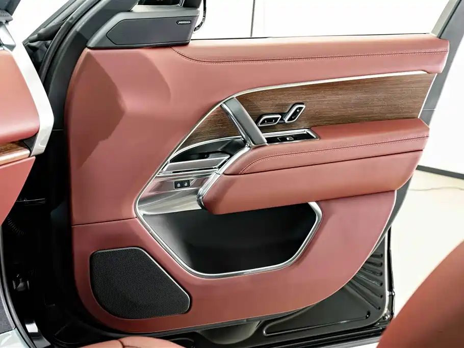 Land Rover Range Rover — миниатюра 15