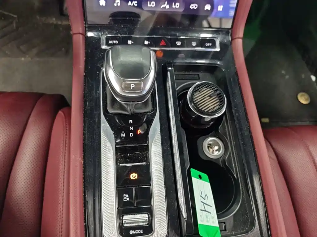Hongqi Hongqi H5 — миниатюра 14