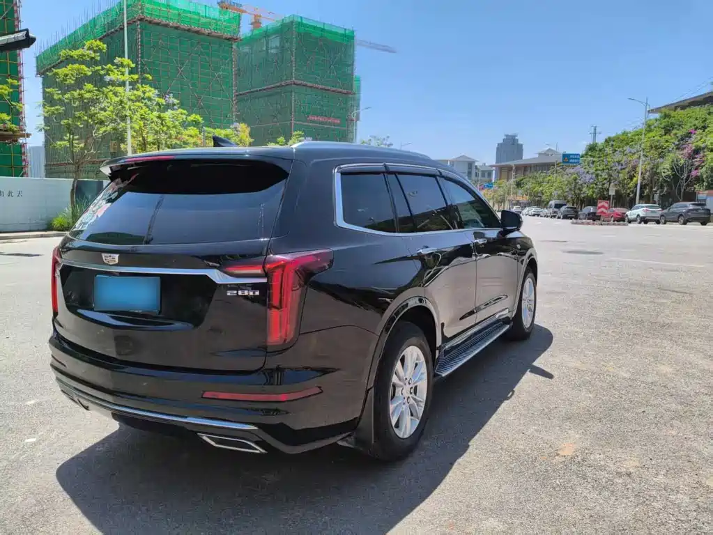 Cadillac XT6 2020 28T мест