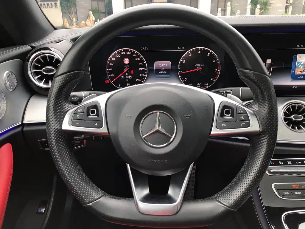 Mercedes-Benz E-Class (Import) — миниатюра 12