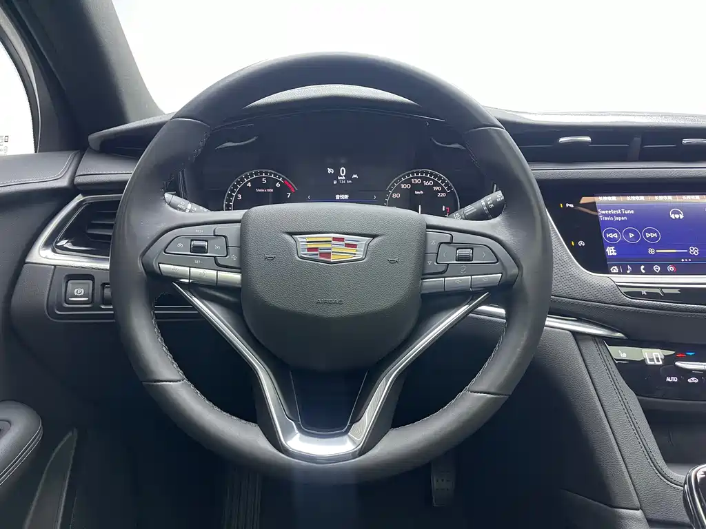 Cadillac XT6 — миниатюра 12