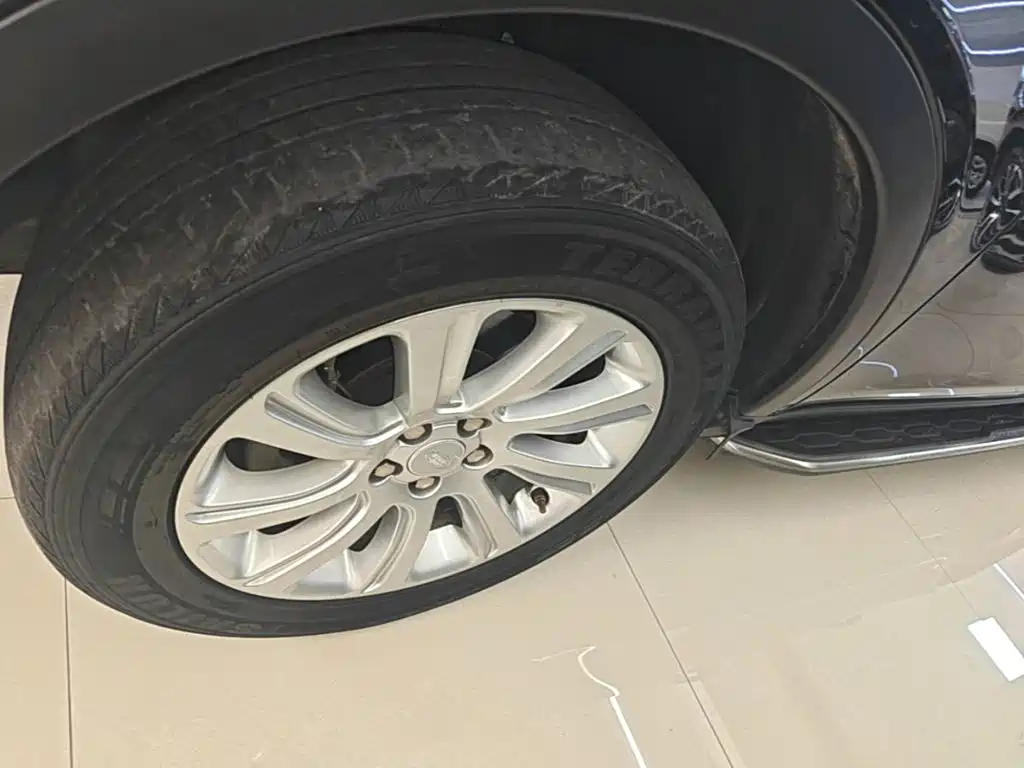 Land Rover Discovery Sport — миниатюра 23