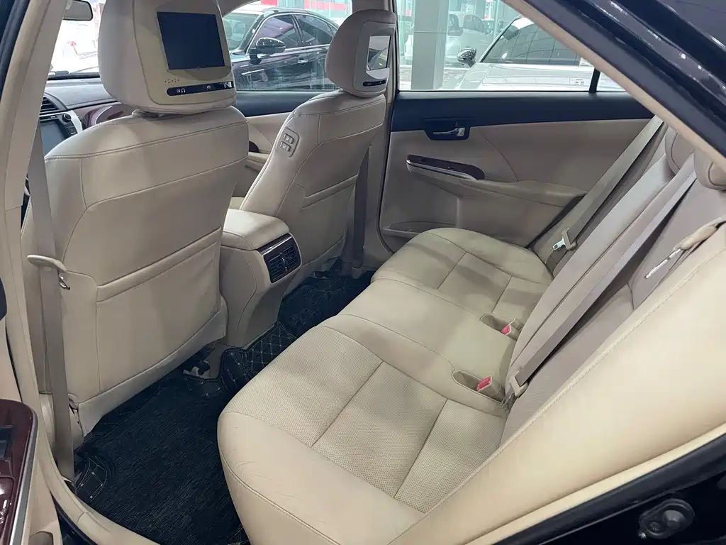 Toyota Camry — миниатюра 7