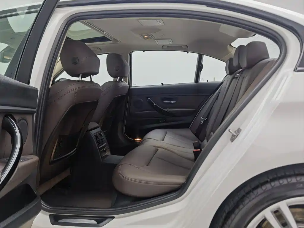 BMW 3 Series — миниатюра 15