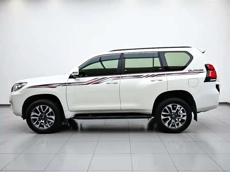 Toyota Land Cruiser Prado 2023 4.0L