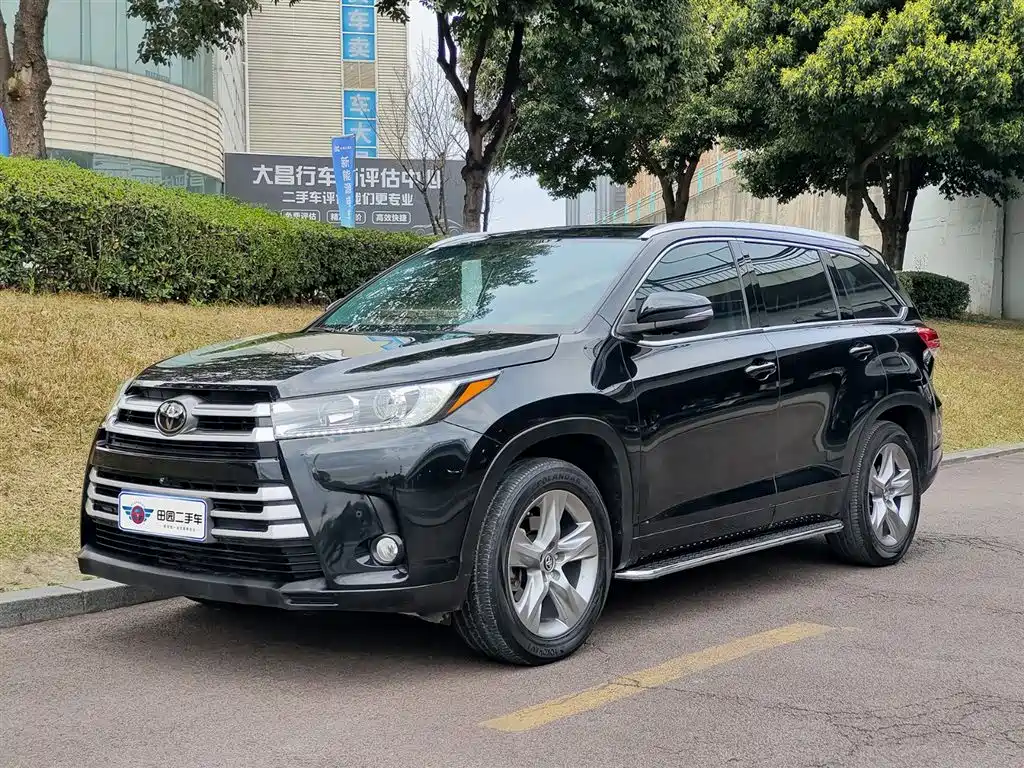 TOYOTA HIGHLANDER
