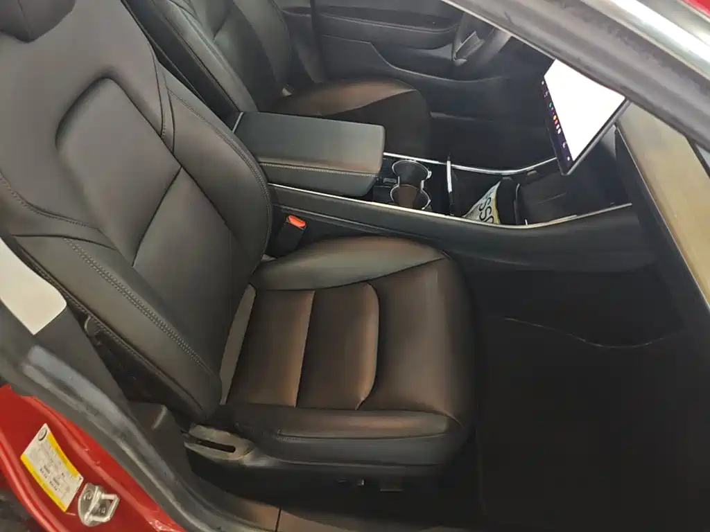 Tesla Model 3 — миниатюра 25