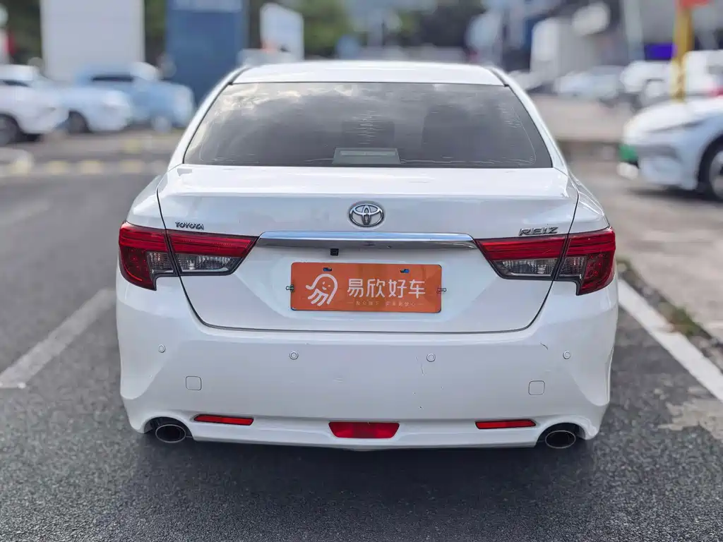 Toyota Reiz — миниатюра 8