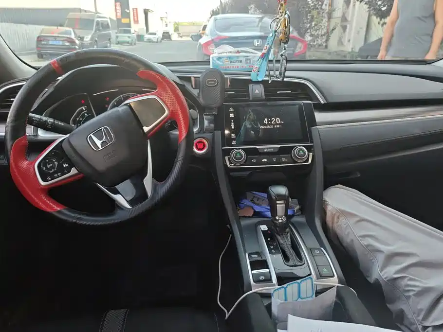 Honda Civic — миниатюра 12