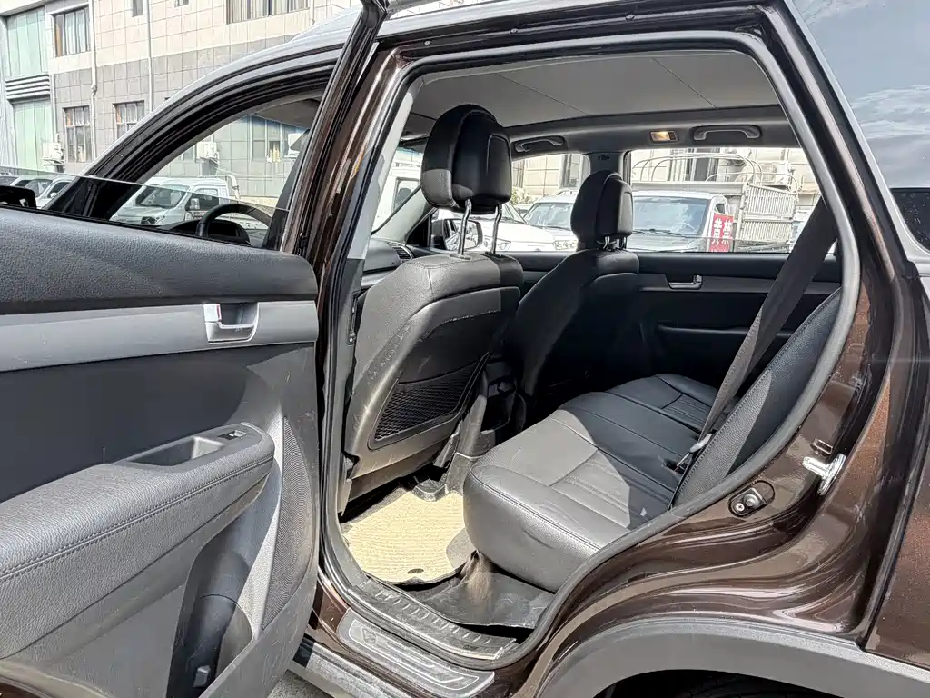 Kia Sorento — миниатюра 8