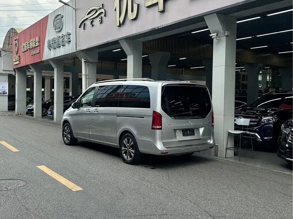 MERCEDES-BENZ V CLASS