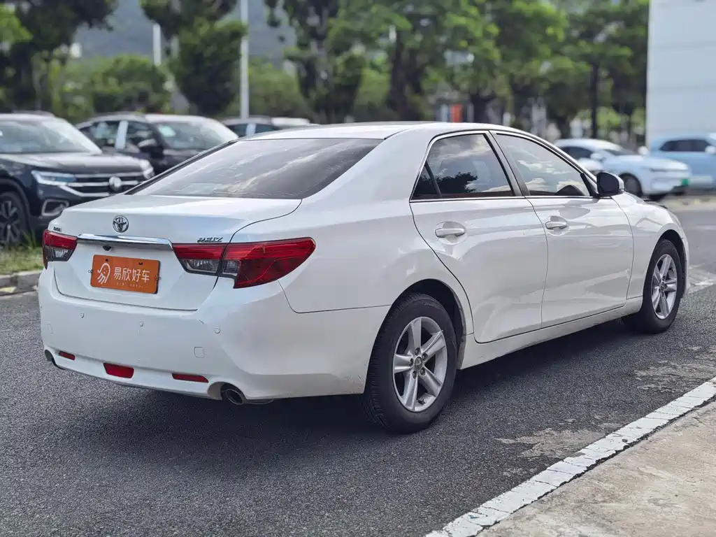 Toyota Reiz — миниатюра 7