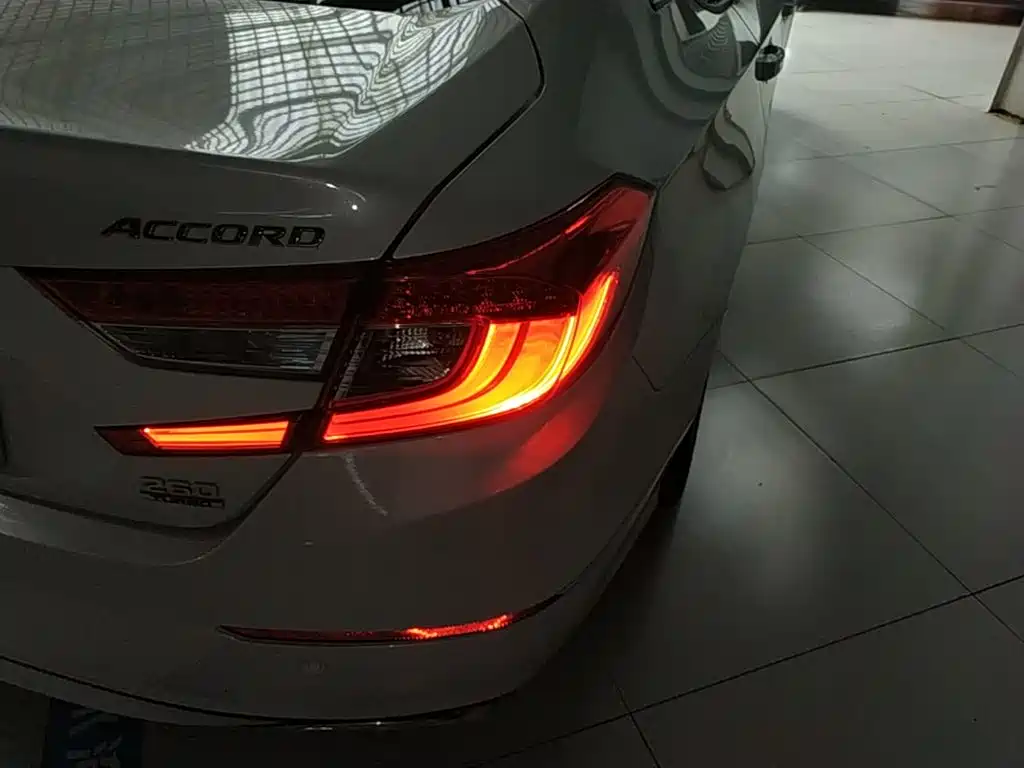 Honda Accord — миниатюра 8