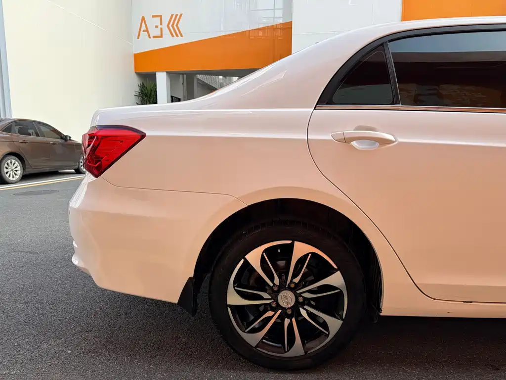 BYD Qin NEV — миниатюра 15