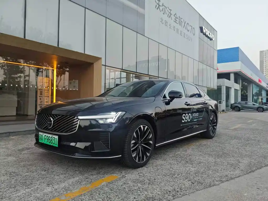 Volvo S90 PHEV — миниатюра 10