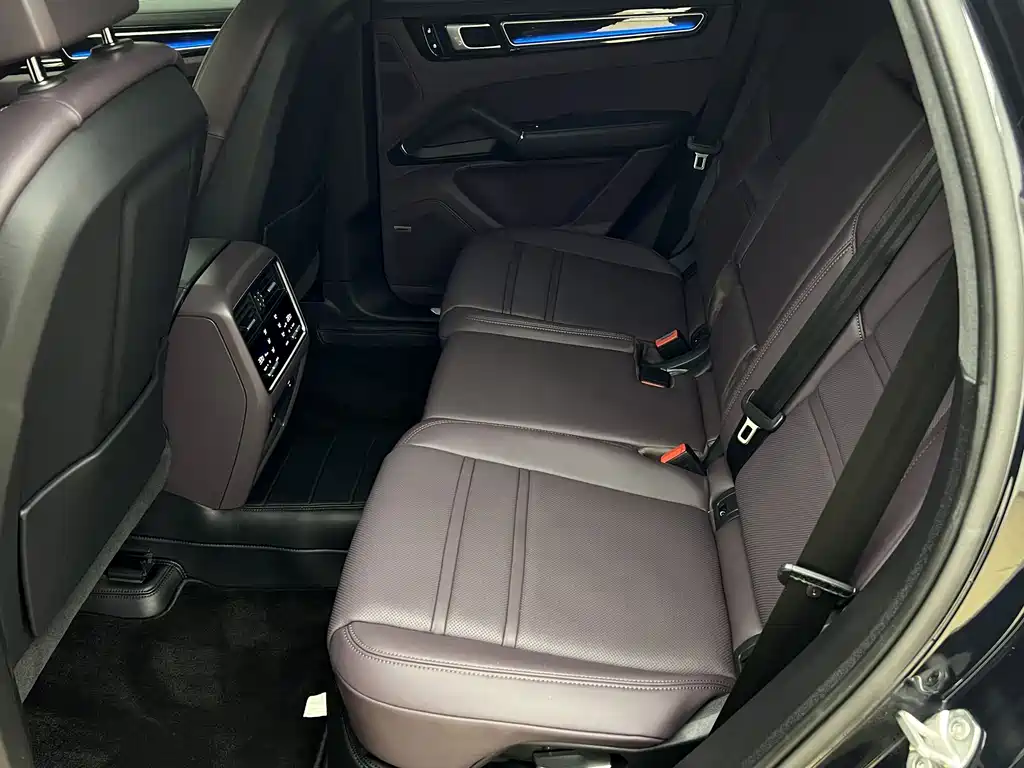 Porsche Cayenne — миниатюра 17