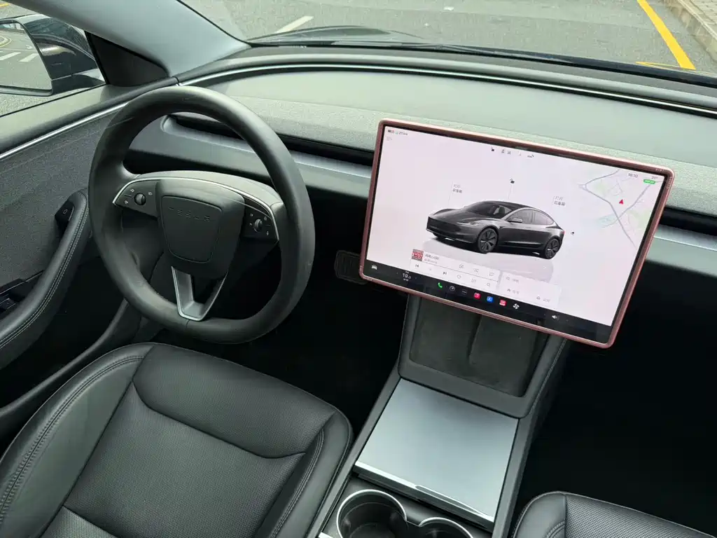 Tesla Model 3 — миниатюра 12