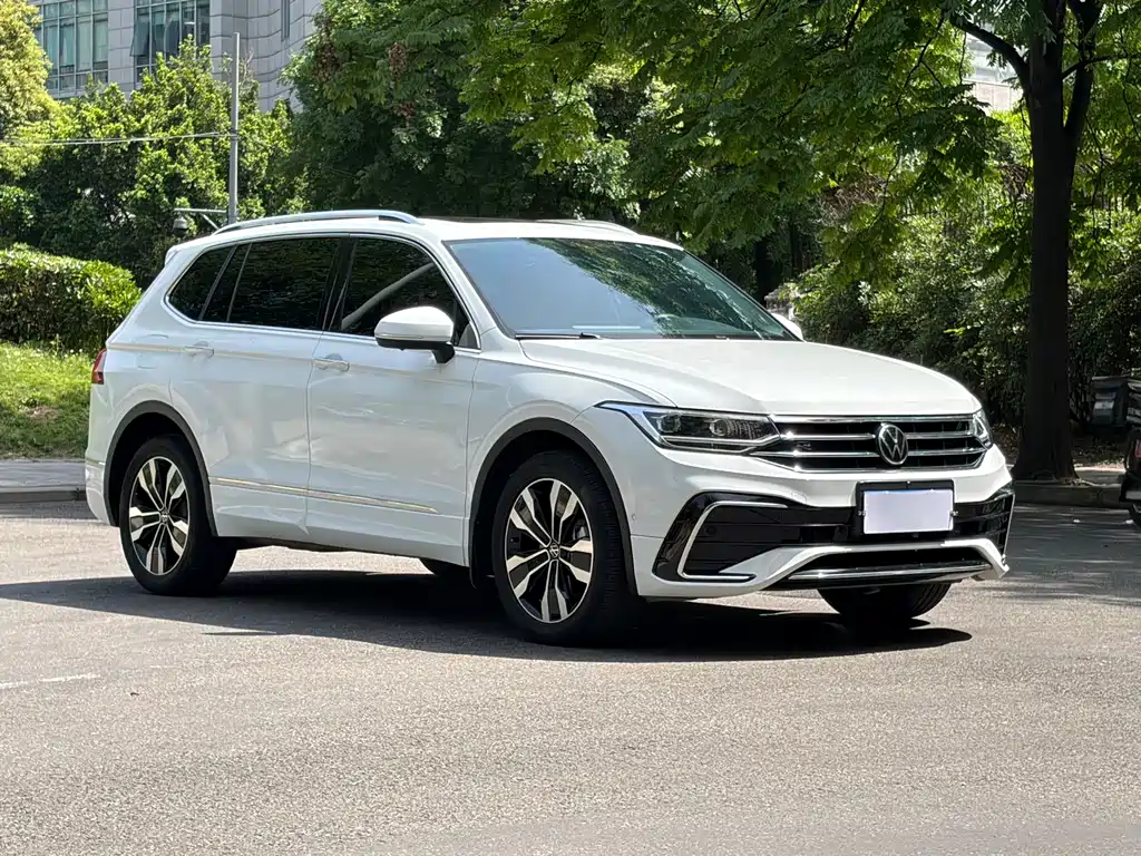 Volkswagen Tiguan L L 2024 330TSI AT R-Line