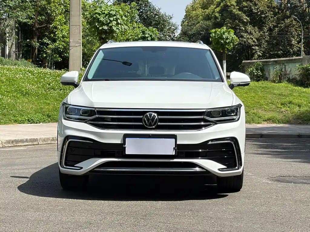 Volkswagen Tiguan L L 2024 330TSI AT R-Line