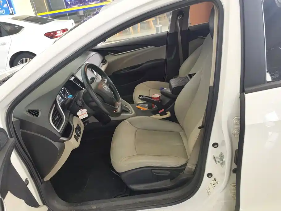 Buick Excelle — миниатюра 9