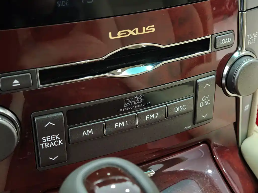 Lexus LS — миниатюра 16