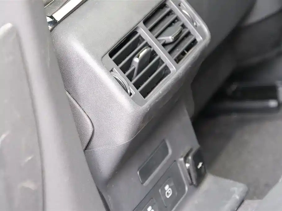 Land Rover Velar — миниатюра 21