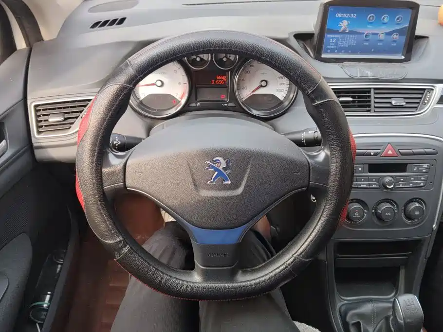 Peugeot 308 — миниатюра 15