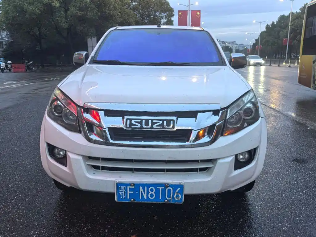 Isuzu D-MAX — миниатюра 2