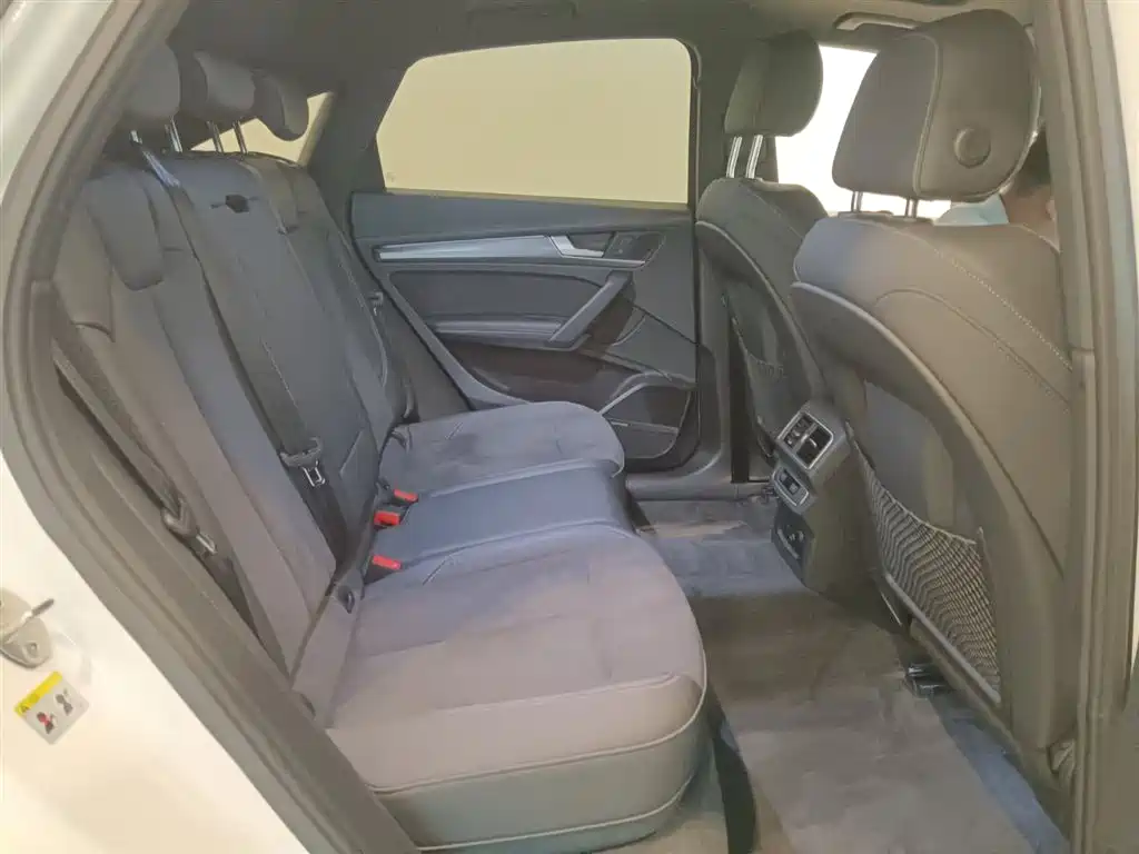 Audi Q5L Sportback — миниатюра 8
