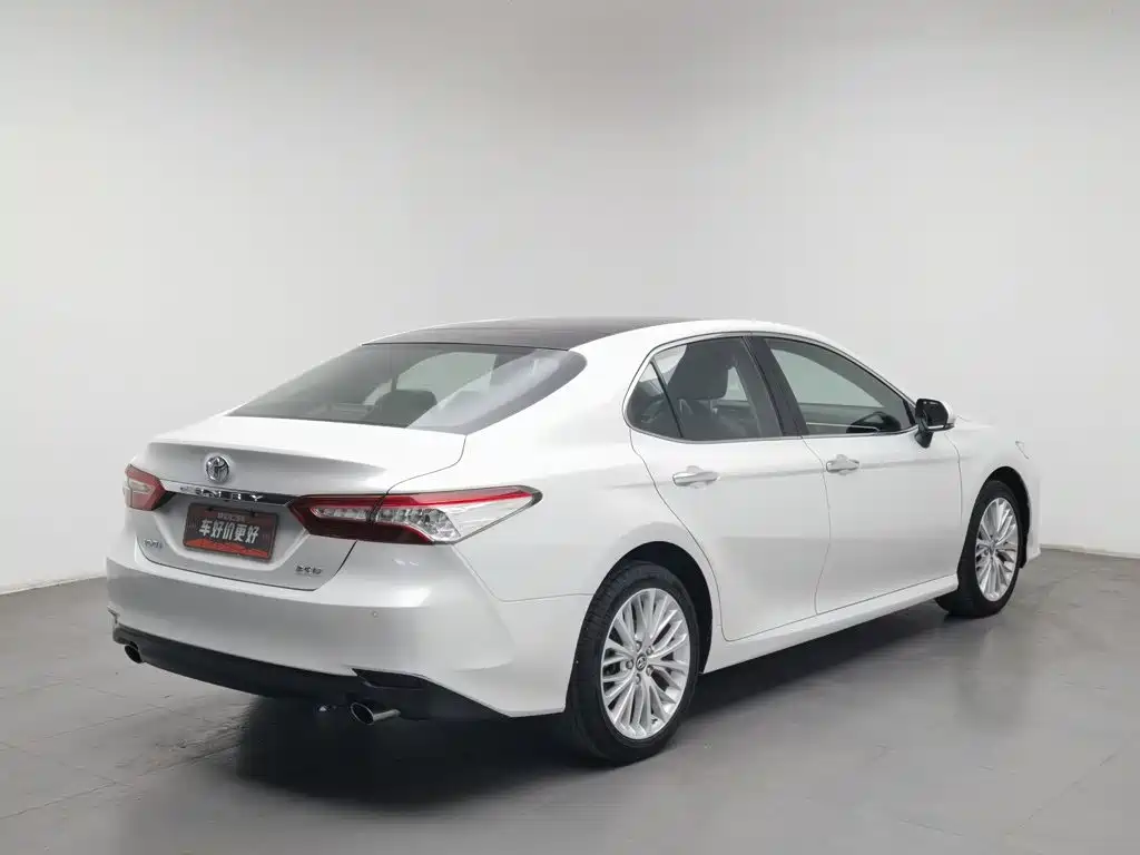 Toyota Camry — миниатюра 2